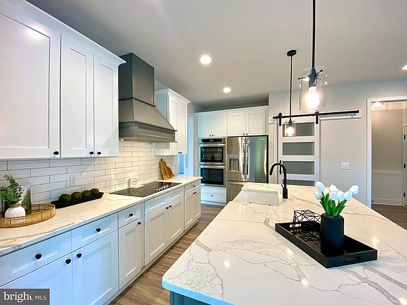 2nd image of 11006 Waterstone Pl