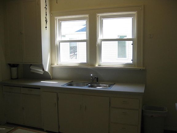 5th image of 514 5th Ave E
