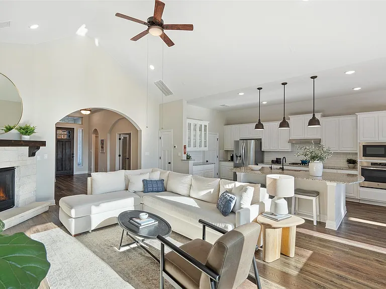 17805 Limestone Spring Ln — Photo 7
