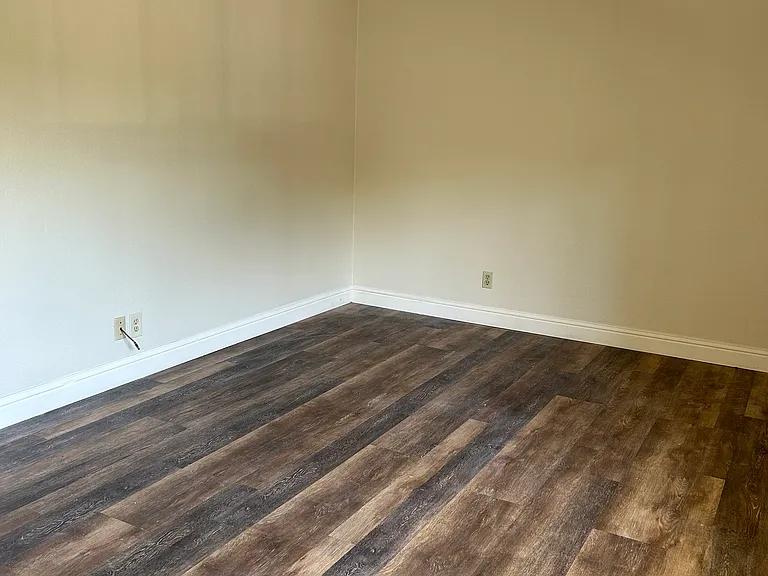 492 Van Buren St #3 — Photo 7