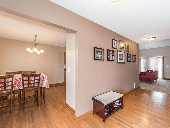 3rd image of 1629 Boxwood Dr