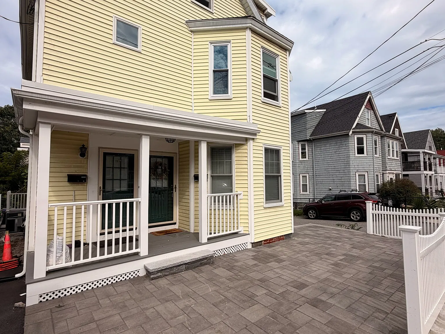 2 bed, 900 sqft, $2,700 — Photo 2