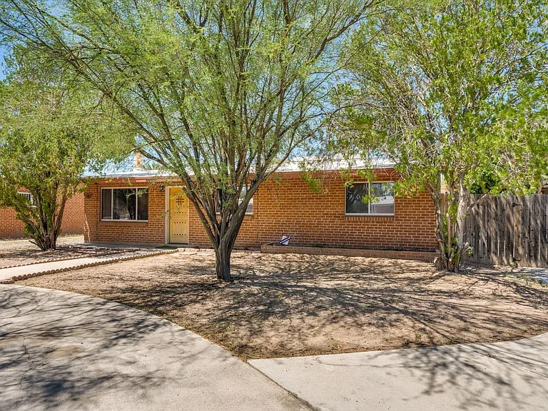 4009 N Tyndall Ave — Photo 1