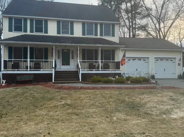 51 Robinson Lane, Pelham, NH 03076