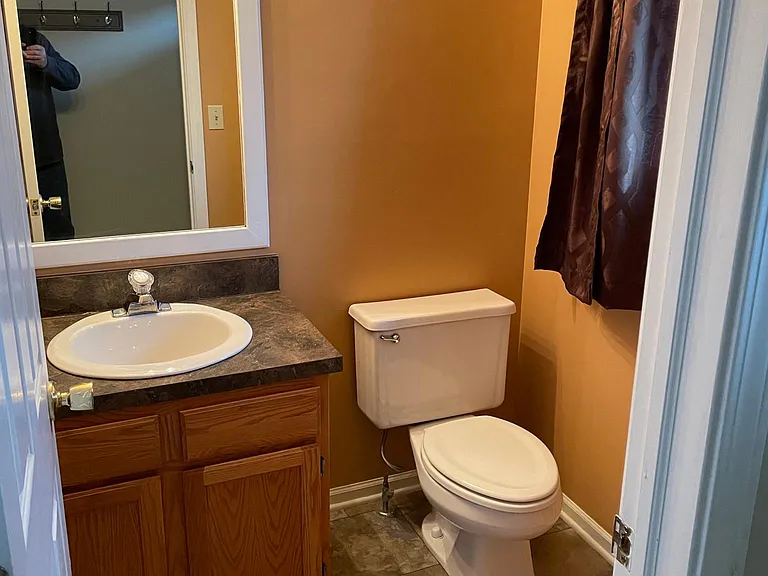 Flynn Ln — Photo 9