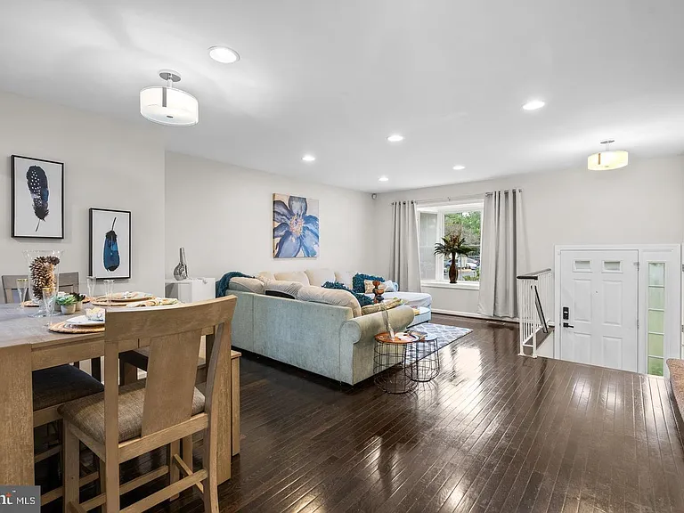 18005 Sunset Lake Ct — Photo 9