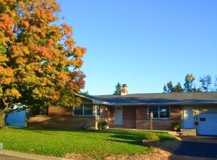 435 W Columbia Ave, Stockton, IL 61085