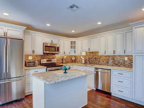 110 Henley Court #E, Howell, NJ 07728