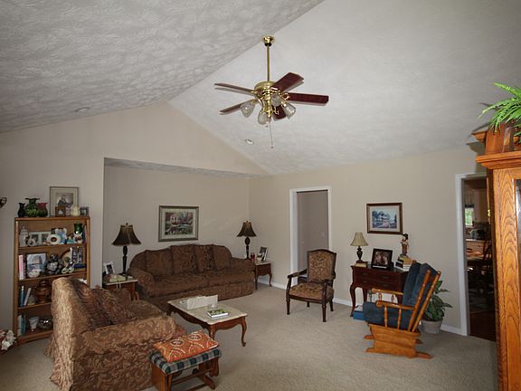 5th image of 921 Franklin Ct