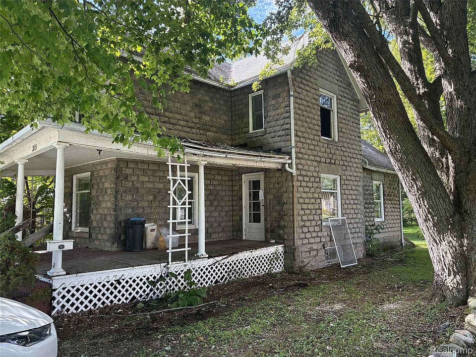 1st image of 215 Mineral St