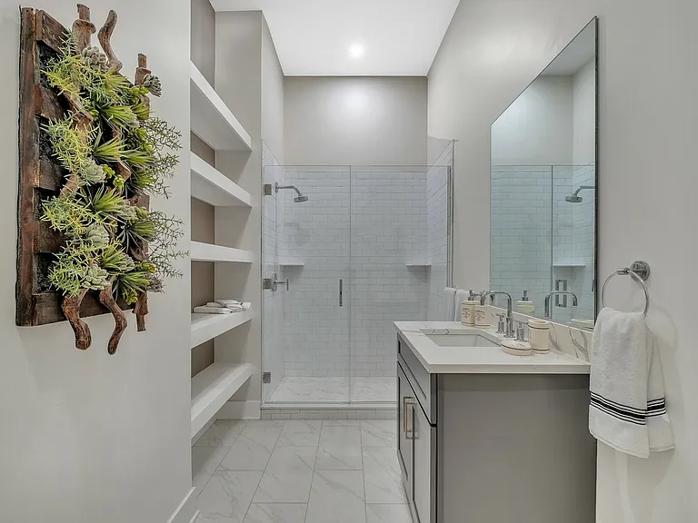 Icon Riverwalk - 55+ Active Adult Apartment Homes — Photo 22