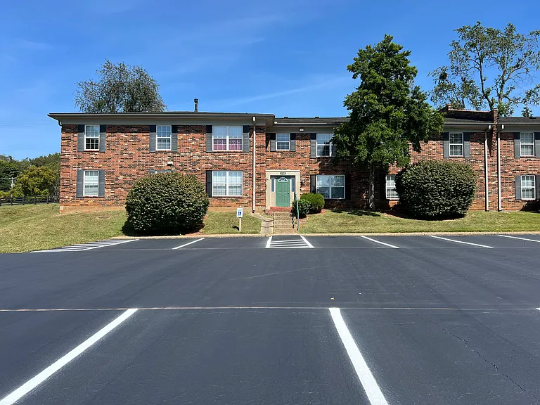 Countrybrook Apartments — Photo 81