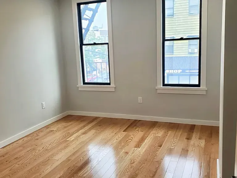 192 Nassau Ave #2 — Photo 3