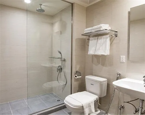 Rented by Hudson Real Estate International LLC | media 12