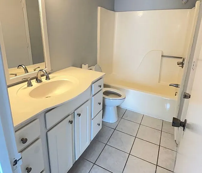 600 37th Ave N #207 — Photo 7
