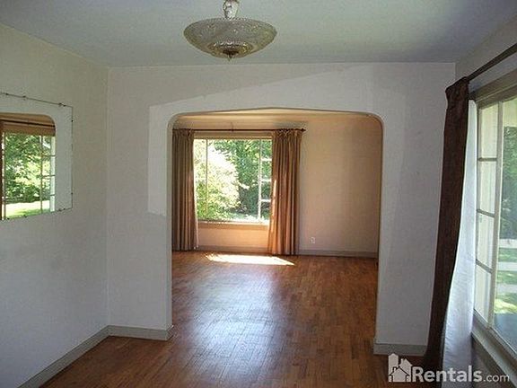 Dining Room to living room