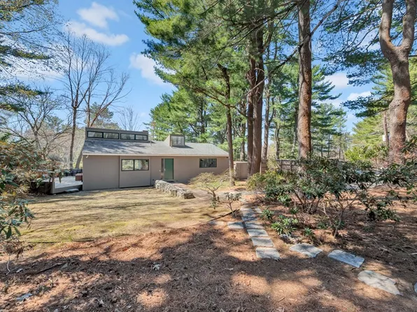 2 Field Rd, Lexington, MA 02421
