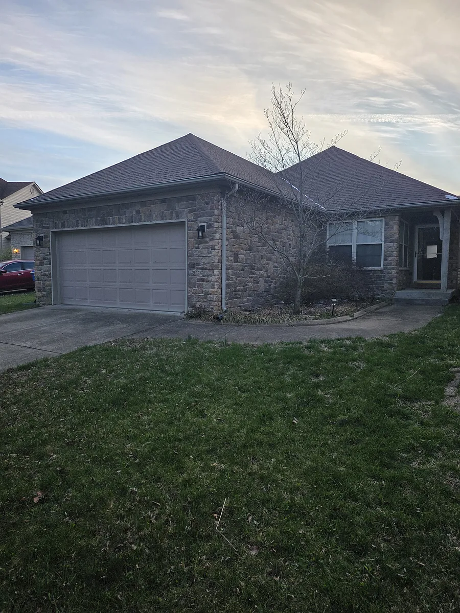 Building Photo - 2592 Moray Pl