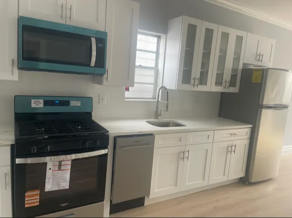 36 Bleecker Street image 2 of 9