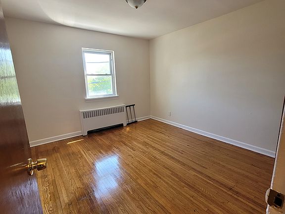 3rd image of 3128 Mickle Ave #2