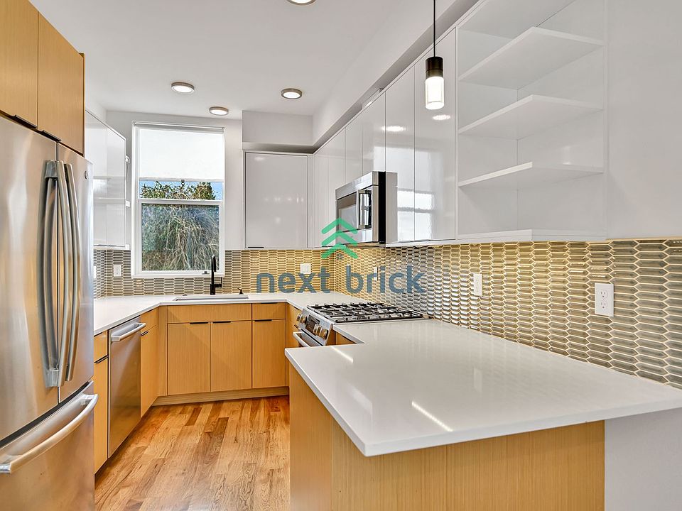 1st image of 7441 Latona Ave NE