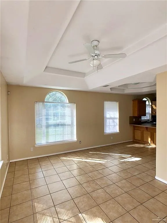 Building Photo - 808 N Cross Ln #4