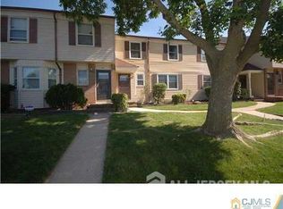 4 Tiger Lilly Ct, Sayreville, NJ 08872