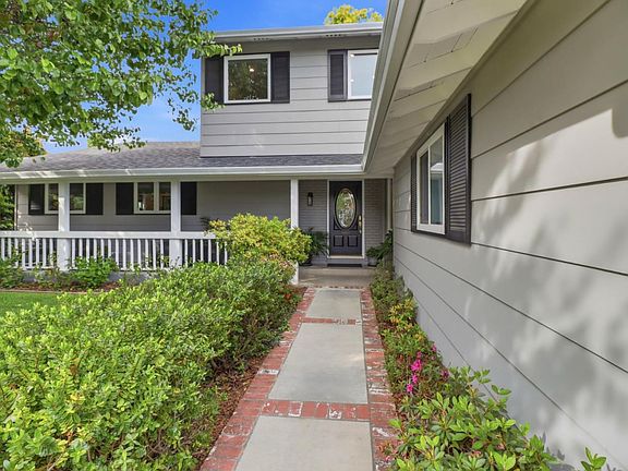 3rd image of 969 Twin Brook Ct