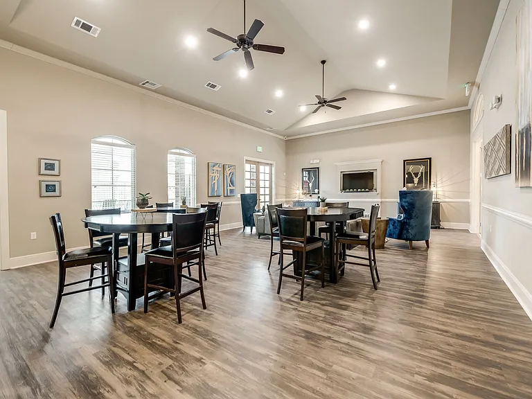 Majors Place — Photo 35