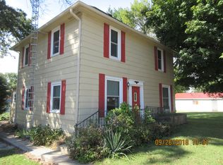 118 Center St, Hume, IL 61932