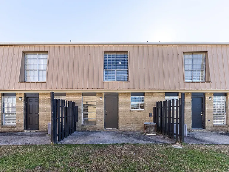 1321 Towerview Street-16