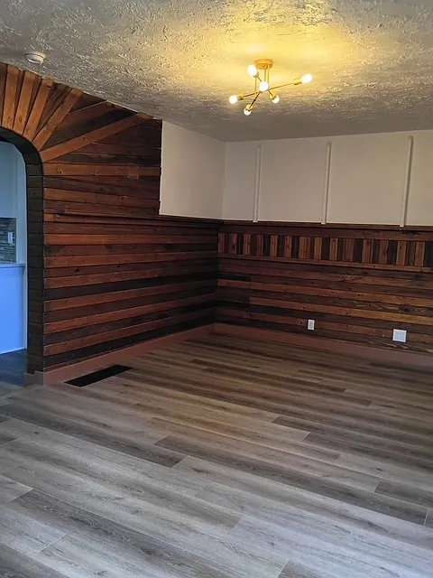2 bed, 1800 sqft, $2,200 — Photo 1