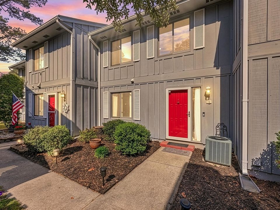 1st image of 310 75th Ave N #10