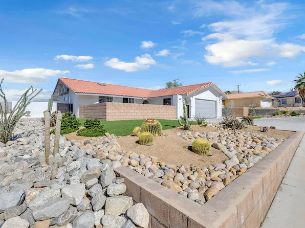9925 San Simeon Dr, Desert Hot Springs, CA 92240