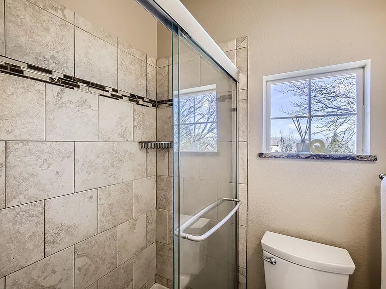 3974 Hawthorne Cir — Photo 14