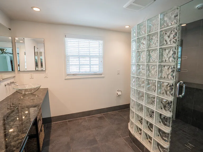 4819 W San Miguel St — Photo 68