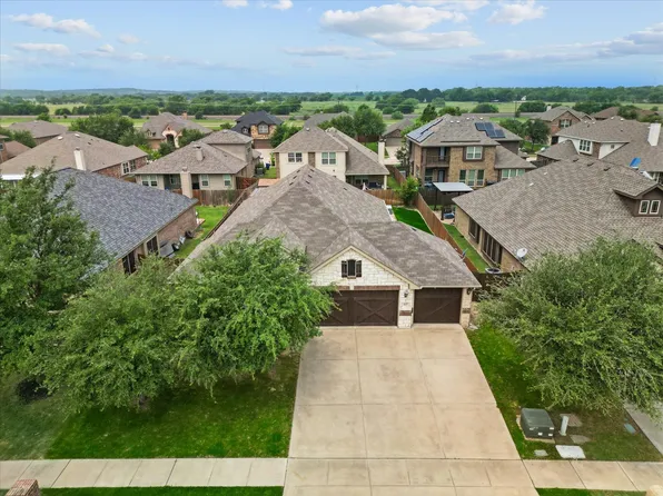 827 Silverthorne Dr, Burleson, TX 76028
