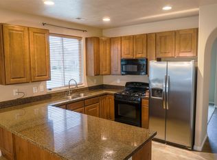 916 N Hillingdon Ct, North Salt Lake, UT 84054
