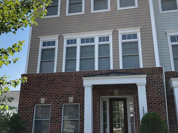 309 Osona Ln #Townhouse, Mars, PA 16046