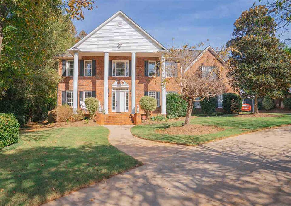 1st image of 404 Willowbrook Dr
