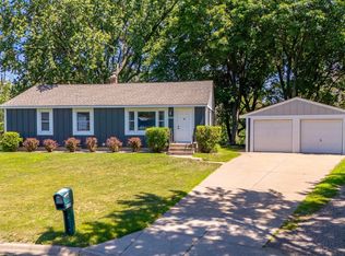6332 Oak Knoll Plz, Woodbury, MN 55125