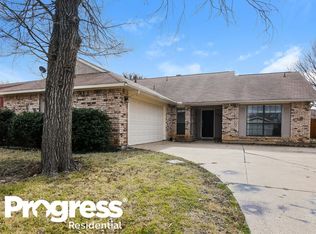 3909 Seven Gables St, Fort Worth, TX 76133