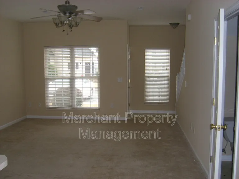 22 Ridgestone Cir — Photo 5