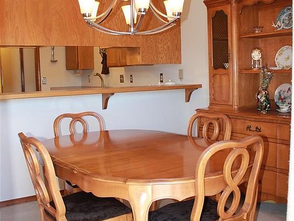 5th image of 3823 S Alder Dr