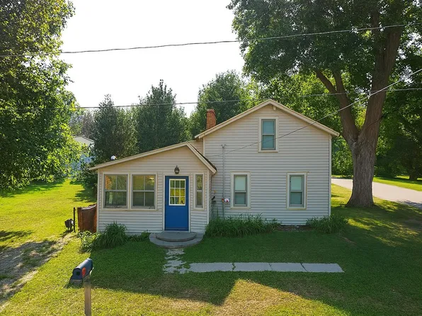 255 N Hawley St, Lyons, MI 48851