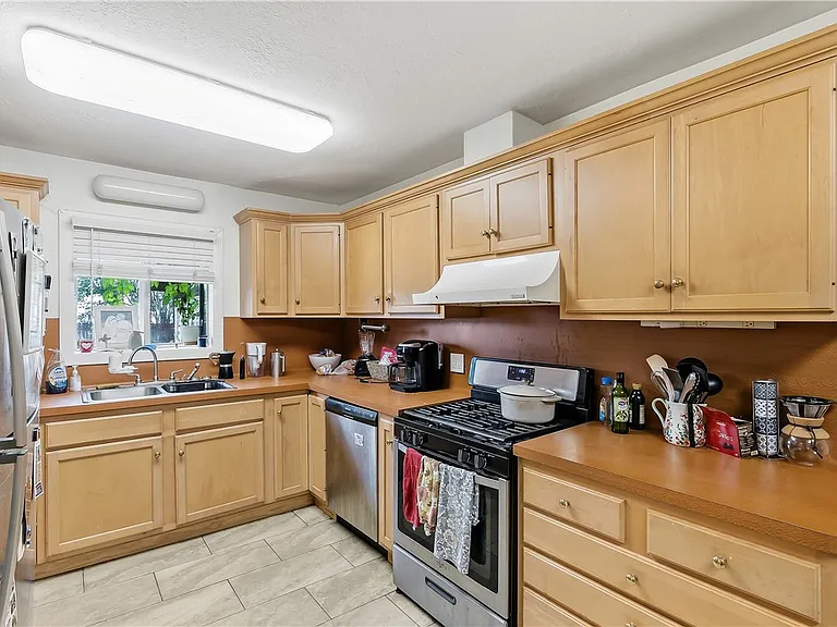 906 Gilchrist Ave — Photo 12