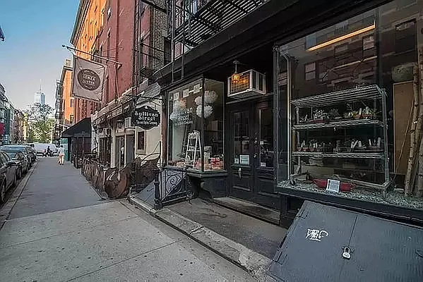 Rented by REAL New York | media 9