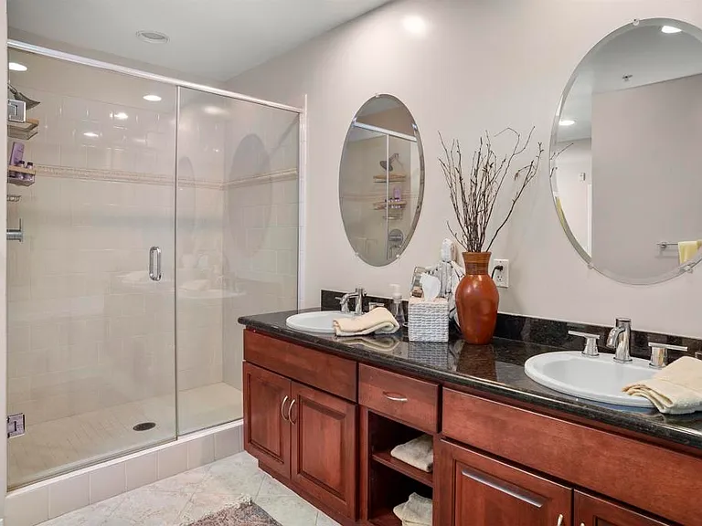 301 Mission Ave #605 — Photo 22
