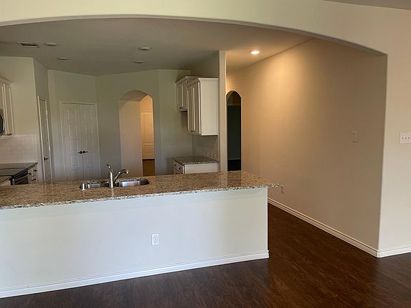 3rd image of 241 Stevenson Lndg