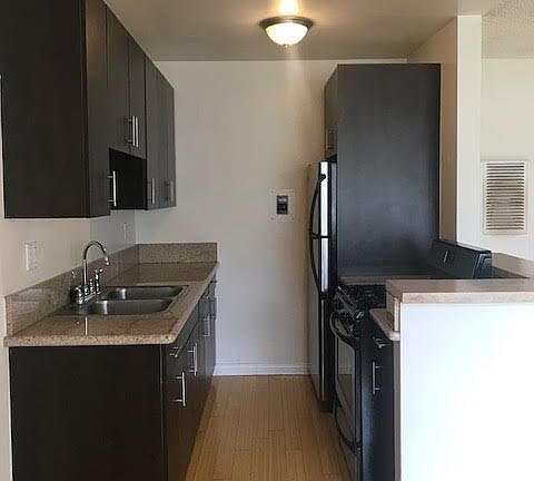 4th image of 12811 Caswell Ave APT 7